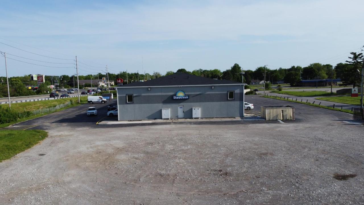 Days Inn By Wyndham Indianapolis East Post Road Esterno foto