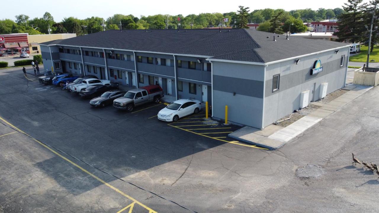 Days Inn By Wyndham Indianapolis East Post Road Esterno foto