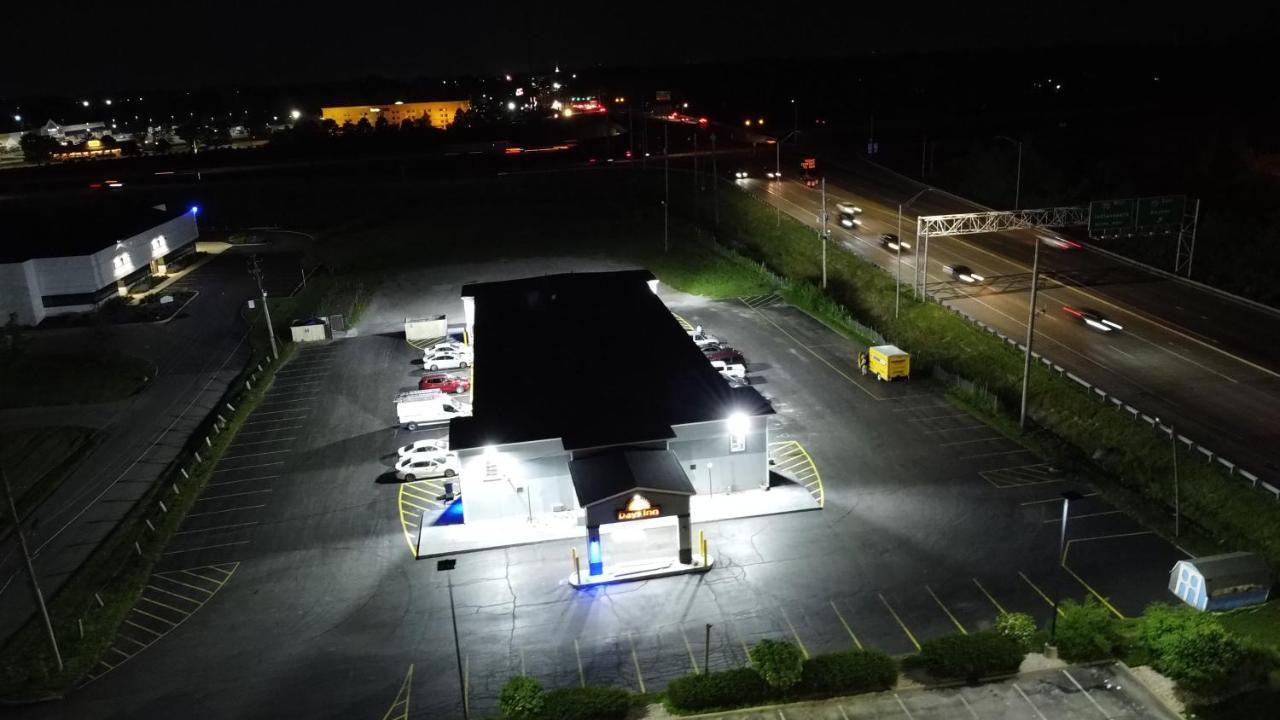Days Inn By Wyndham Indianapolis East Post Road Esterno foto