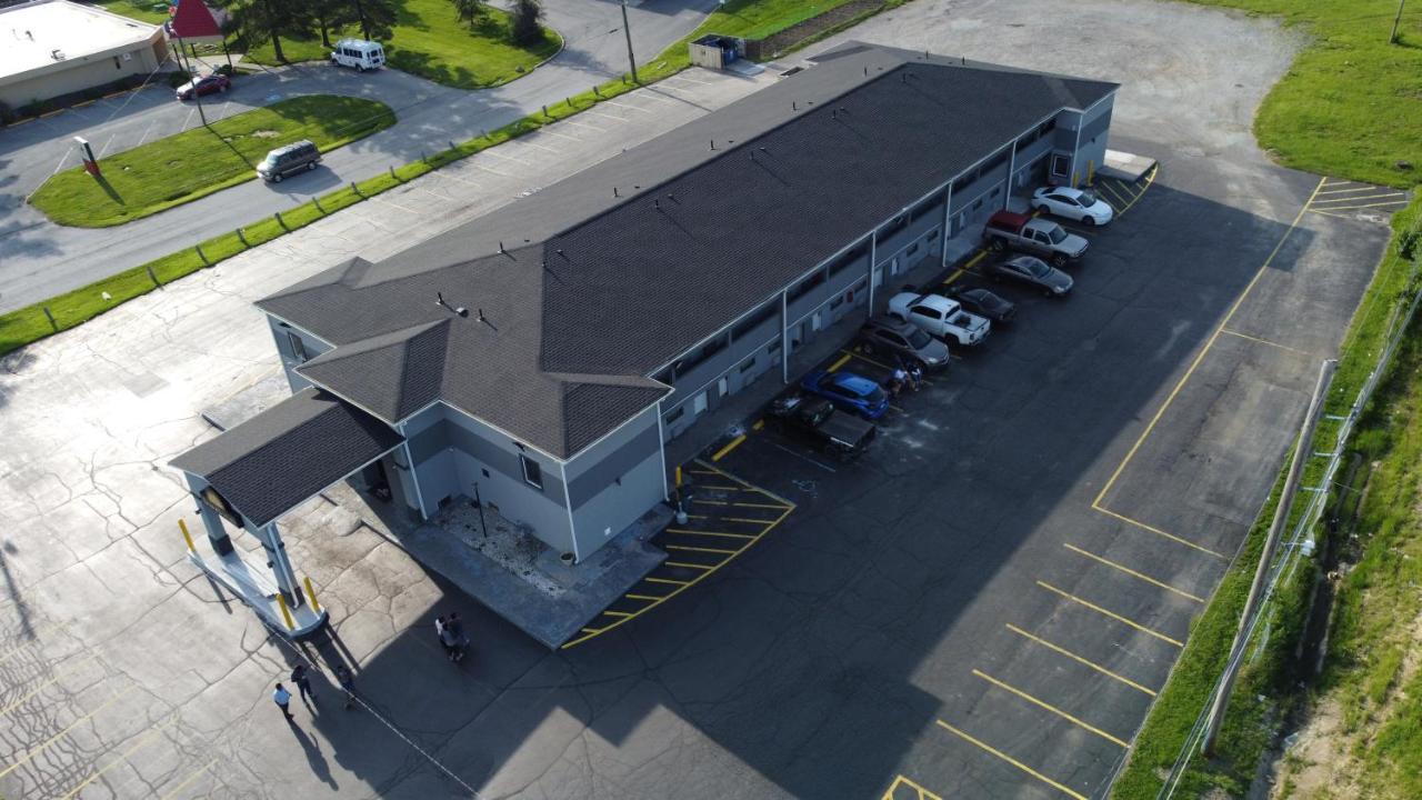 Days Inn By Wyndham Indianapolis East Post Road Esterno foto