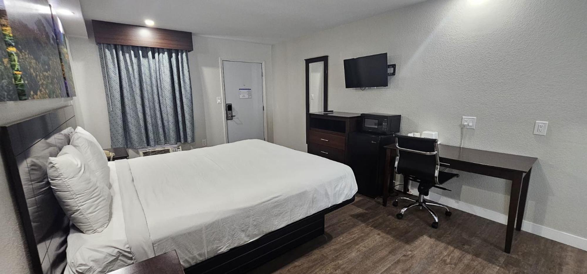 Days Inn By Wyndham Indianapolis East Post Road Esterno foto
