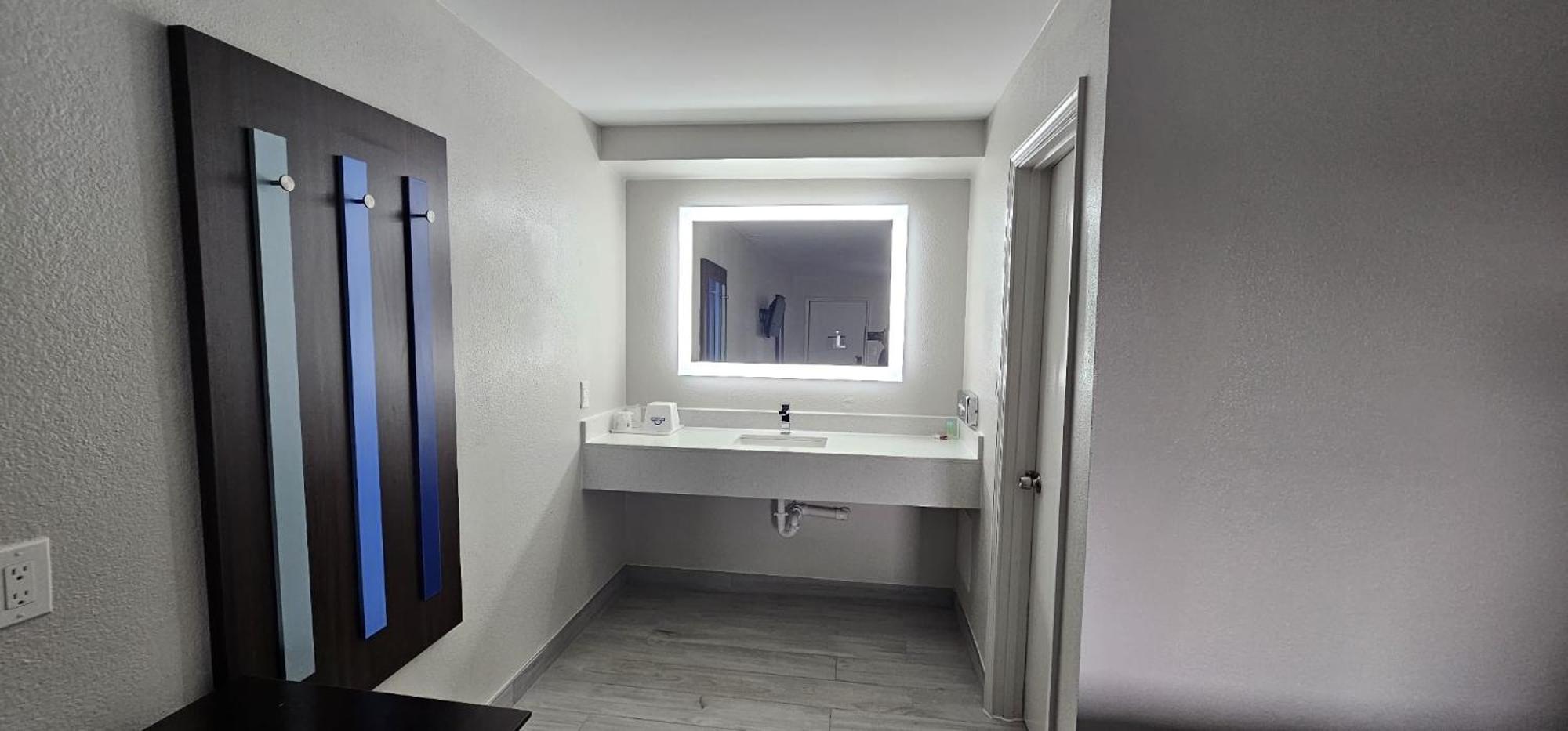 Days Inn By Wyndham Indianapolis East Post Road Esterno foto